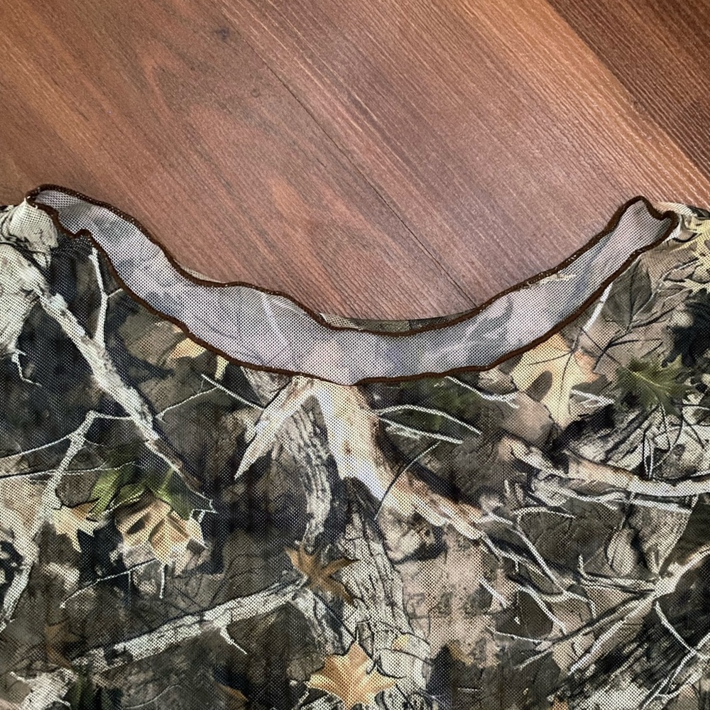 Cropped Camouflage Women's Top - Picture 4 of 5